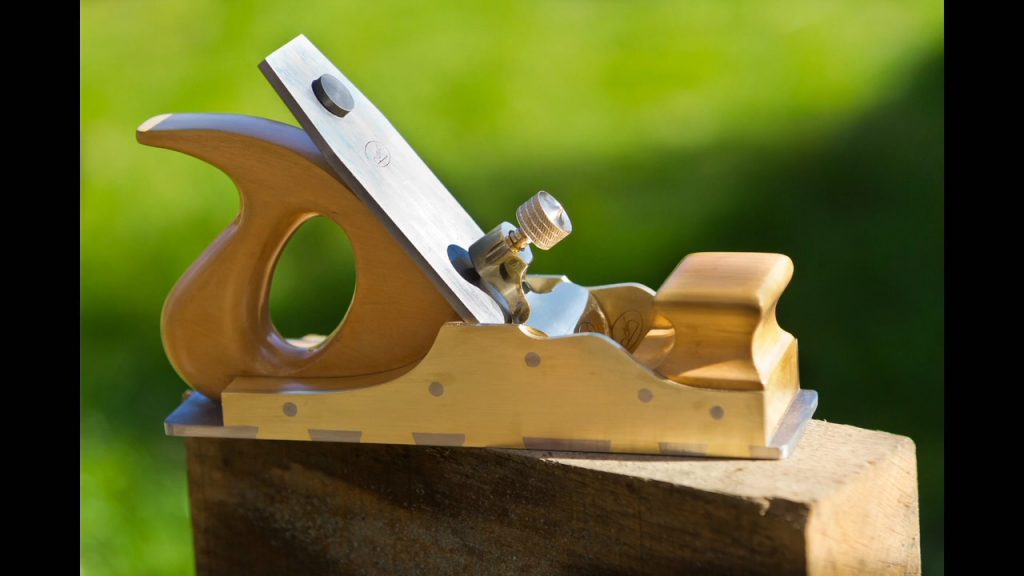 10 1/2" Boxwood smoother with 2 1/4" iron